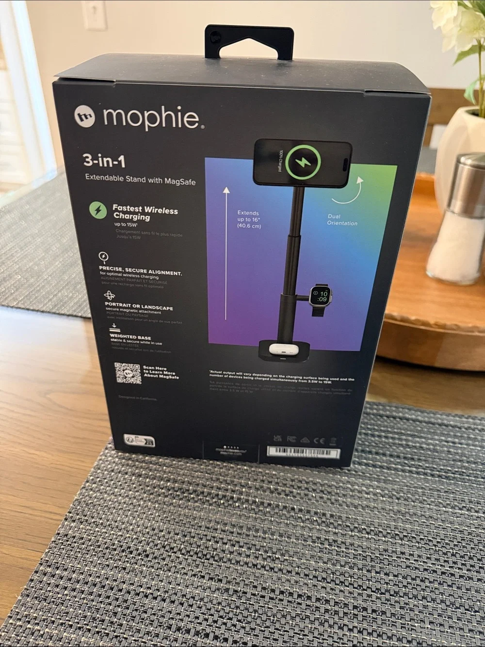 mophie 3-in-1 Extendable Stand with MagSafe - Black with Purple Accent